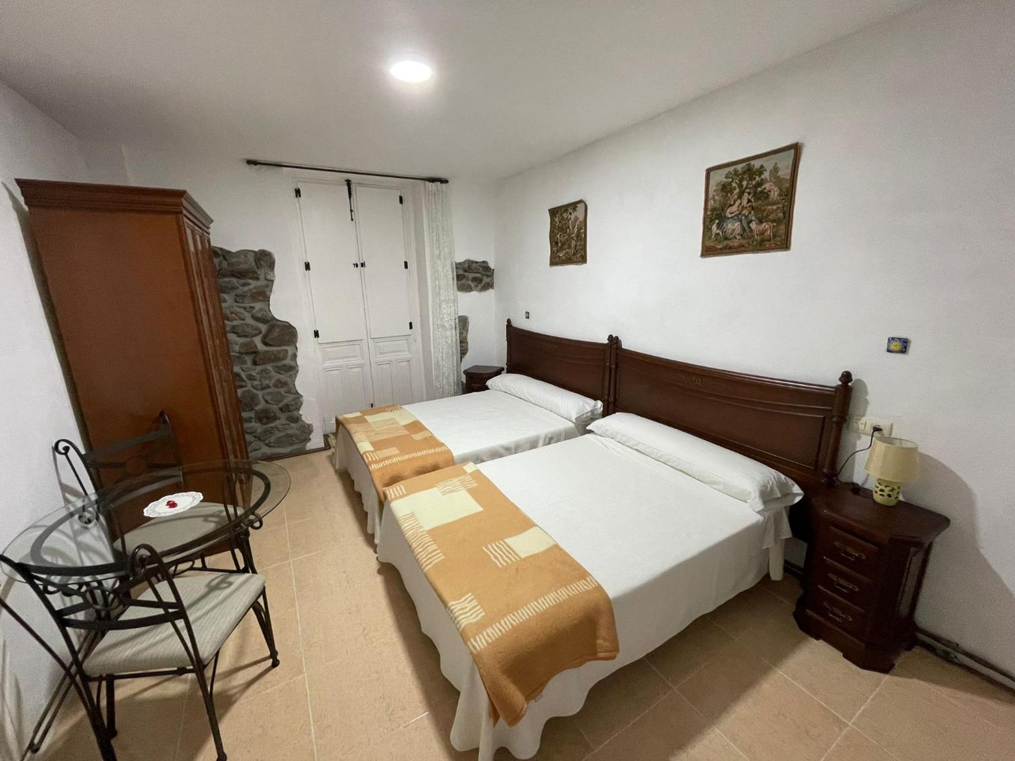 Hotel El Nuevo Semellon Aceptamos Mascotas Tineo Esterno foto