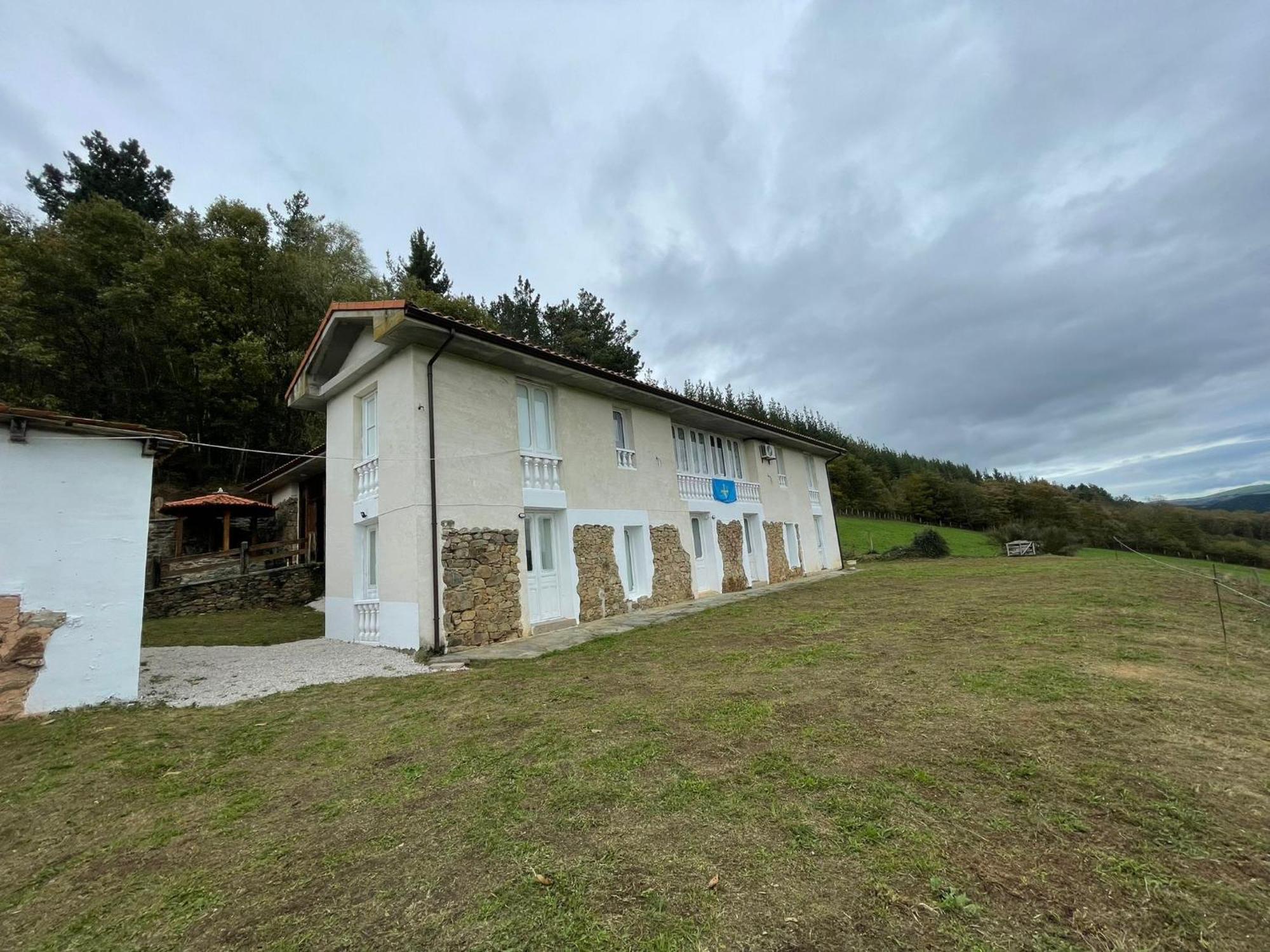 Hotel El Nuevo Semellon Aceptamos Mascotas Tineo Esterno foto